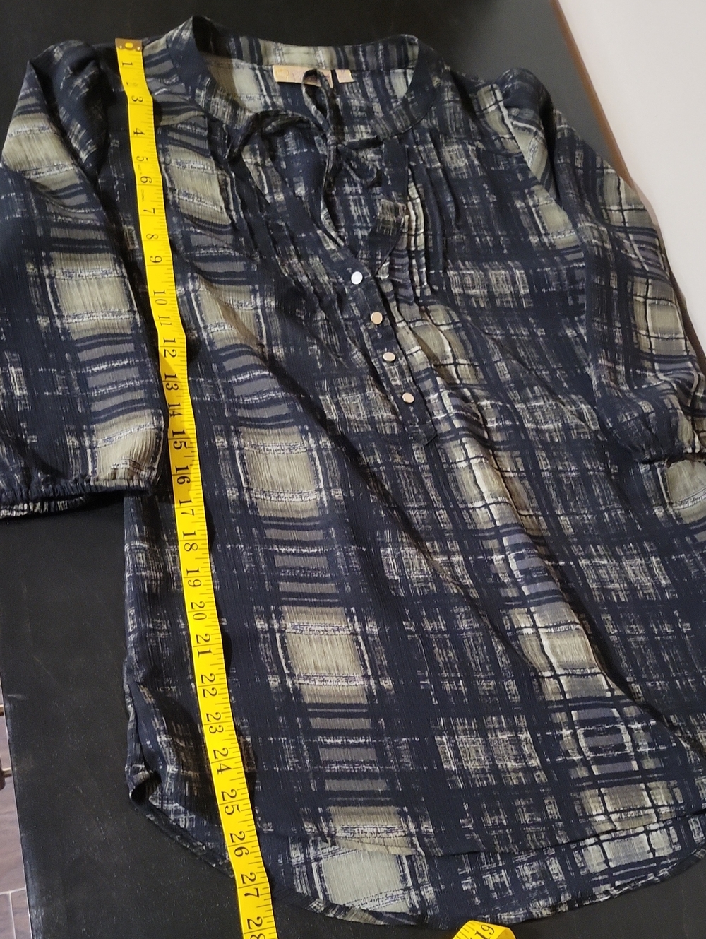 Princess Vera Wang Black and Olive Plaid Lightweight Tunic - Picture 7 of 12